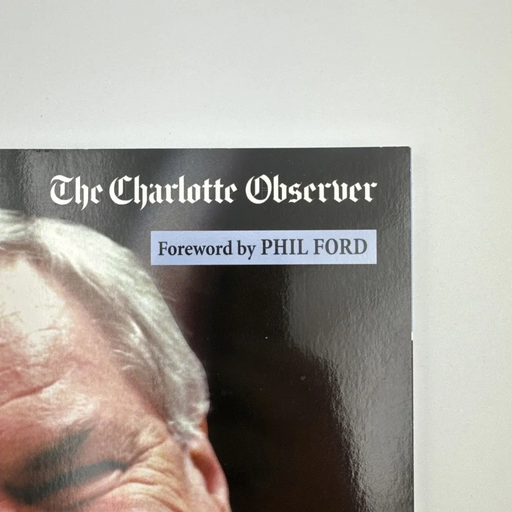 Dean Smith‎ : More Than a Coach, 1931-2015, Paperback by Charlotte Observer